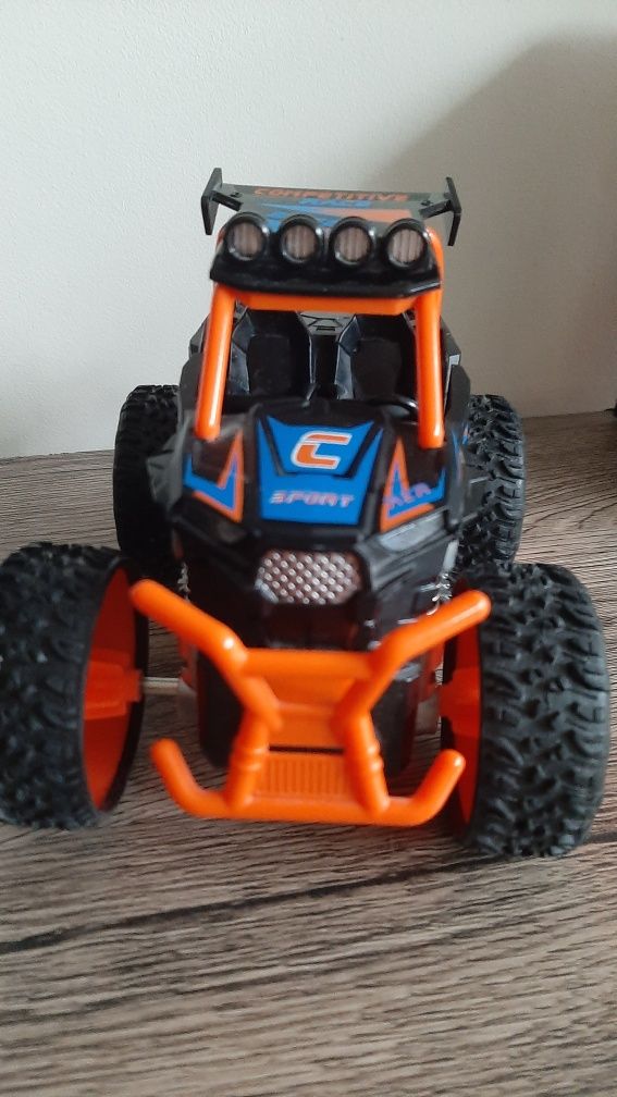 Auto terenowe z dźwiękiem