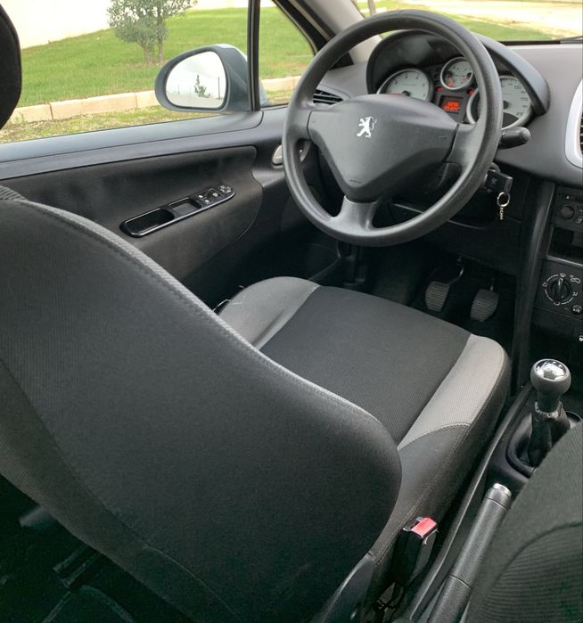 Peugeot 207 // motor de corrente // 195 mkms //AC// Isofix