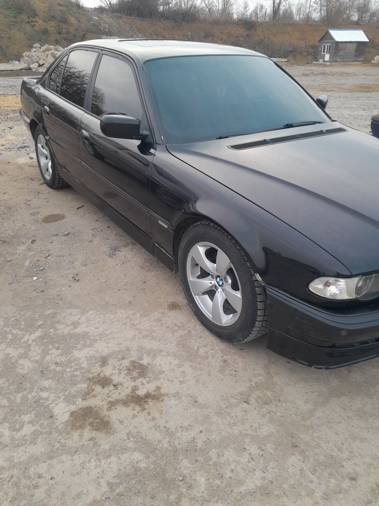 Продам BMW е38 м57 3.0