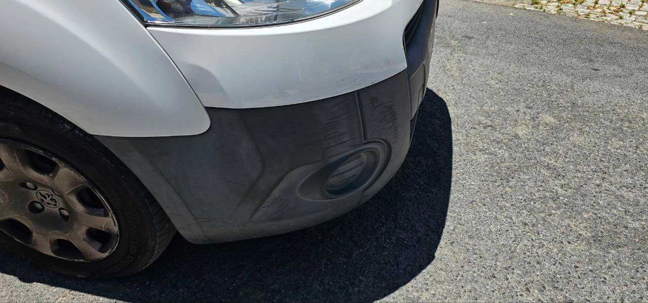 O carro de garagem