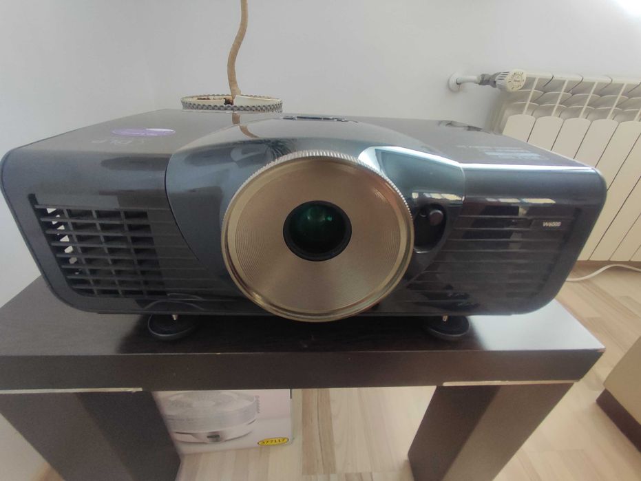 Projektor Benq W6000 - prawdziwe Full HD 2500 ANSI