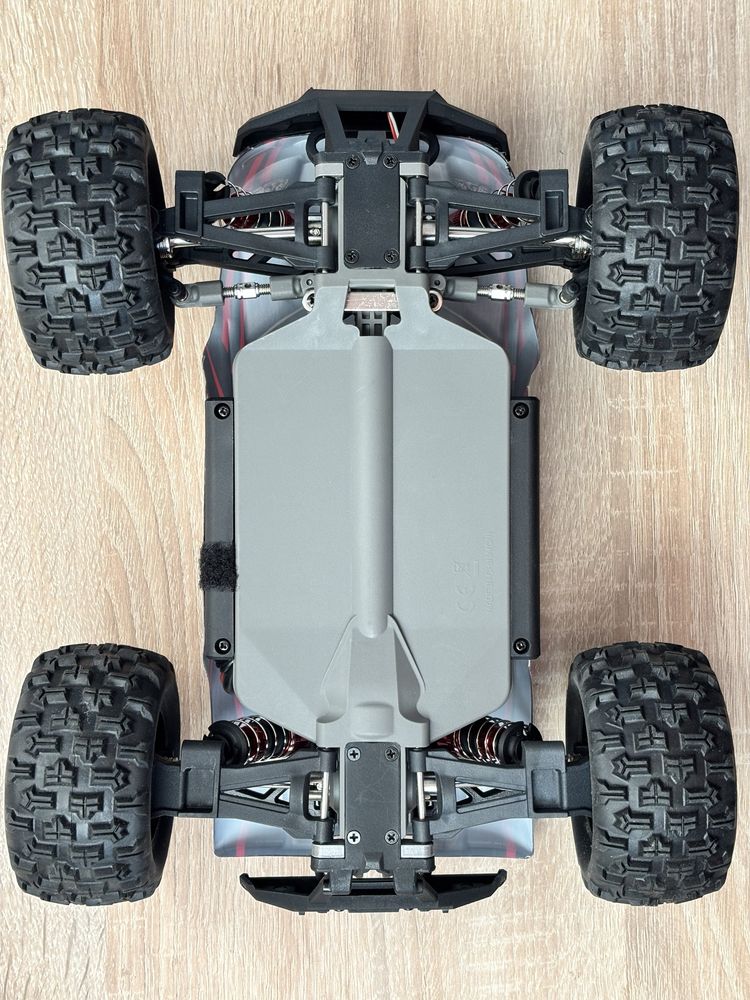 Радіокерована машинка MJX Hyper Go 16208 з 3s акумулятором.