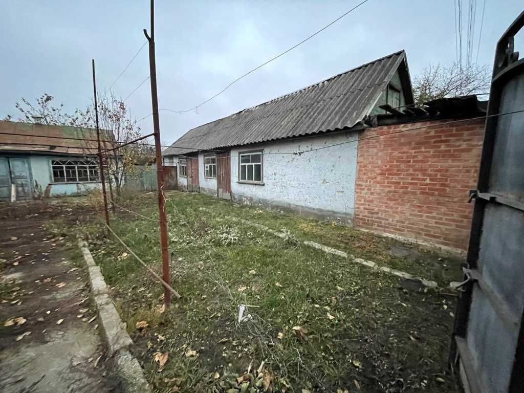 Продається цегляний будинок у селі Великий Тростянець