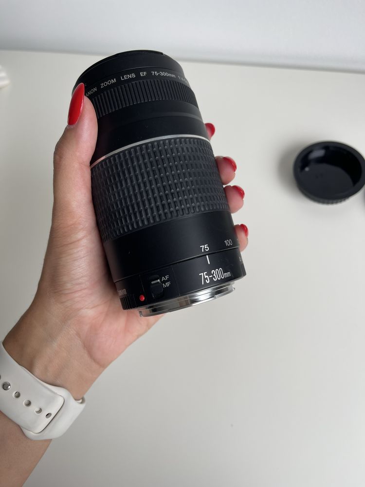 Lente Canon Zoom EF 75-300mm 1:4-5:6 III