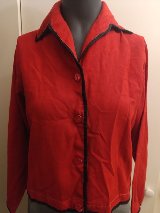 Koszulka narzutka damska w czerwieni