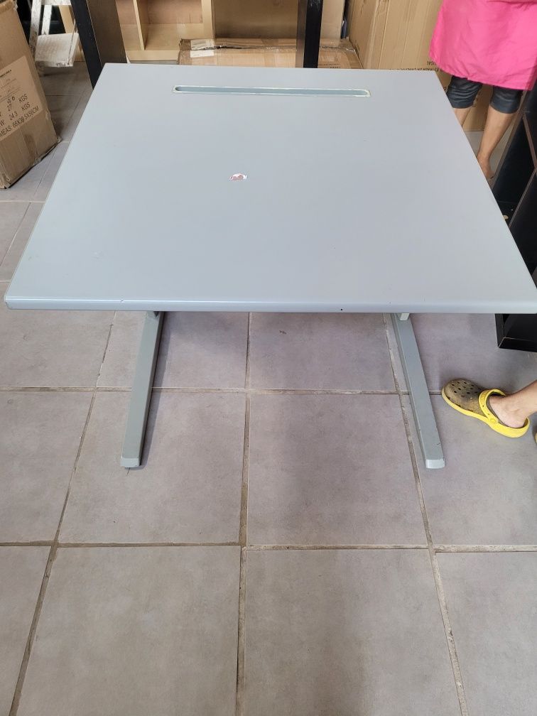 Secretária 80x80