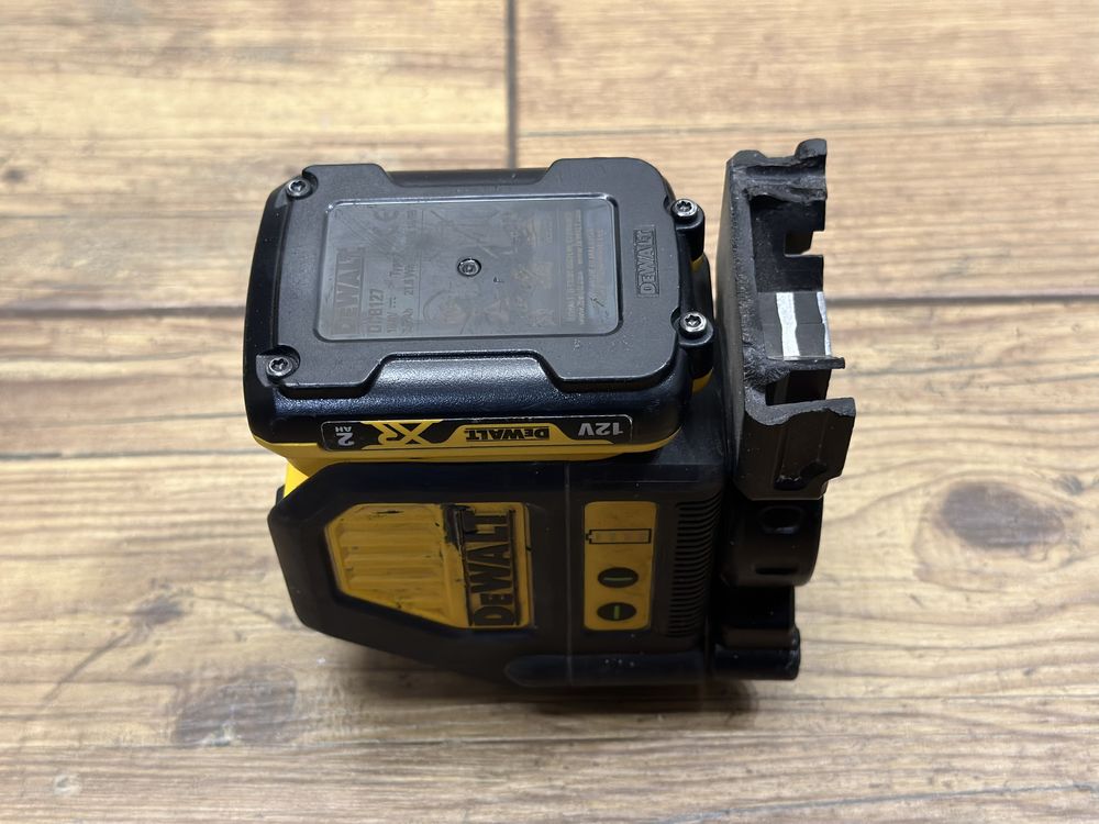 Zielony laser krzyżowy DeWalt DCE088G - 2021 + bateria 2AH + ładowarka