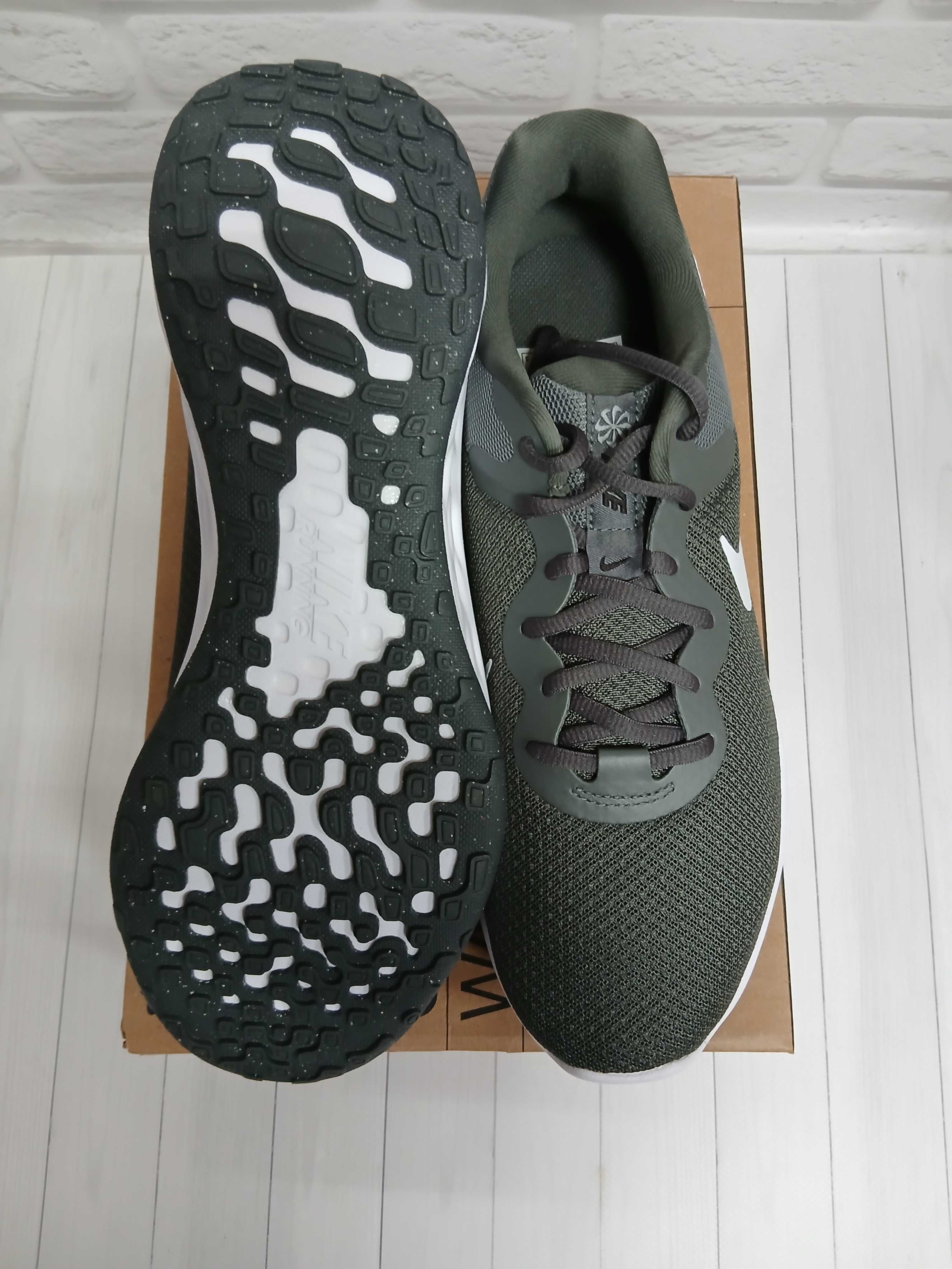 Чоловічі кросівки для бігу Nike Revolution 6 NN DC3728-004