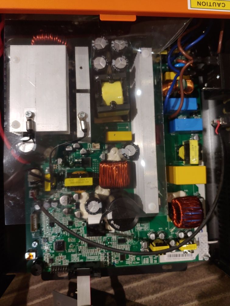 Гибридный инвертор Powmr 1000w под ремонт