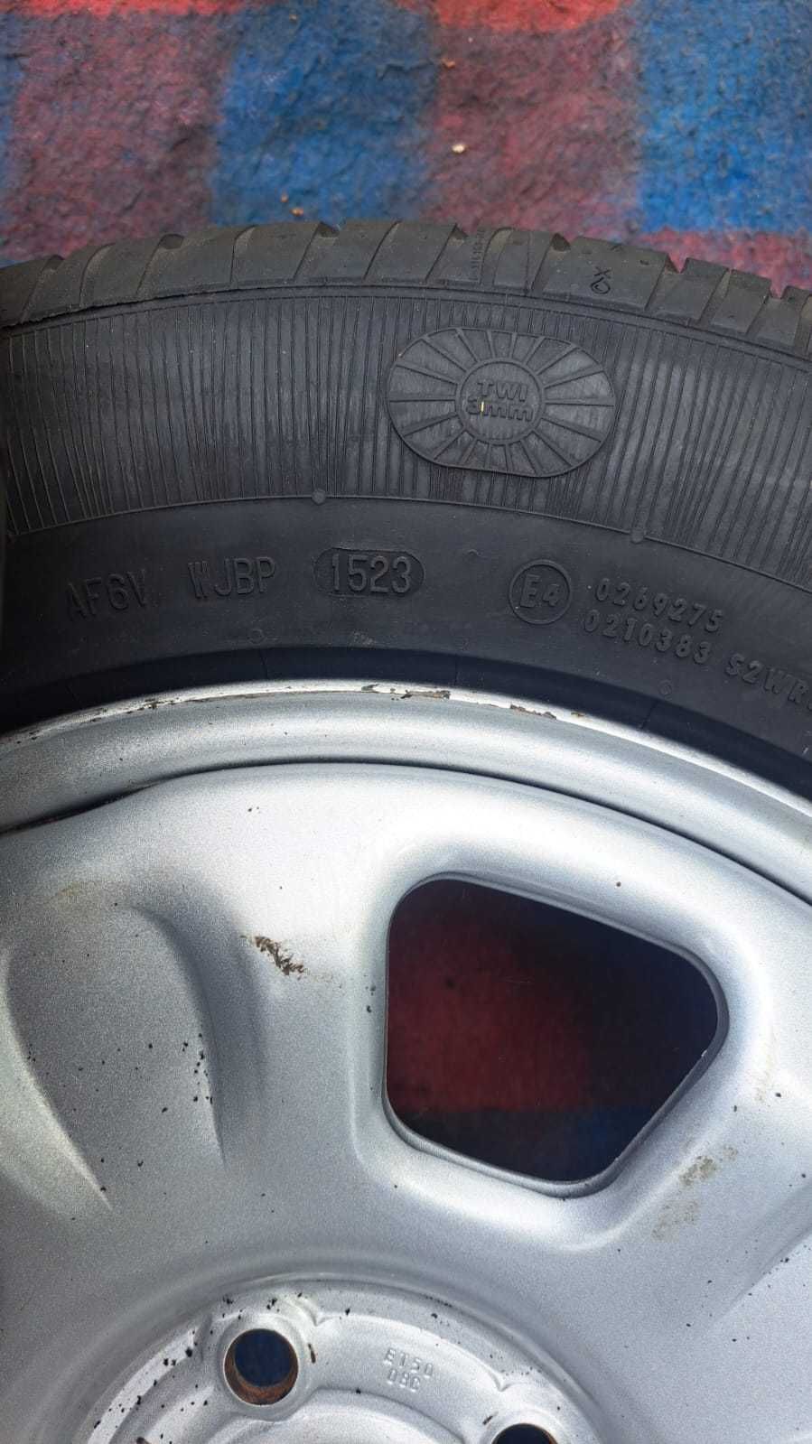 Felgi stalowe wraz z oponami 215/65 R16 ! Dacia Duster !
