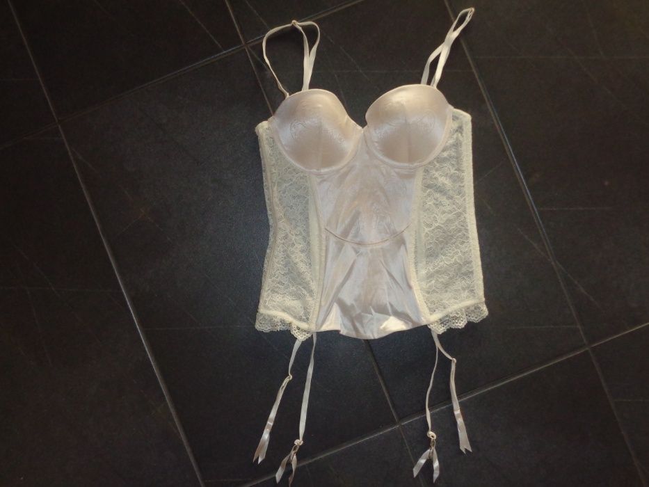 nowy TRIUMPH Divine Essence Corsage kremowy ivory gorset z pasami 75B