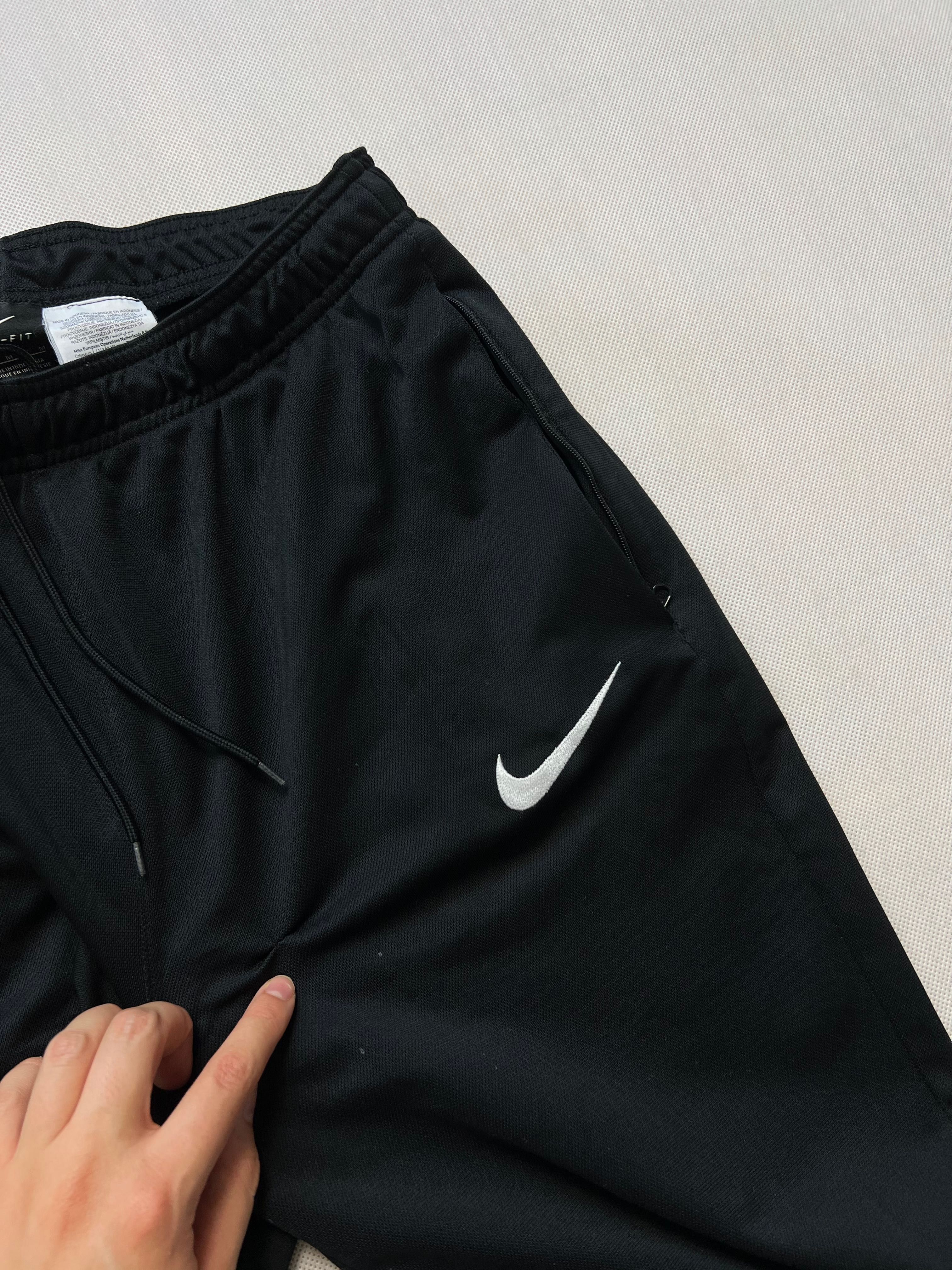 Trousers Tracksuits Nike swoosh logo black