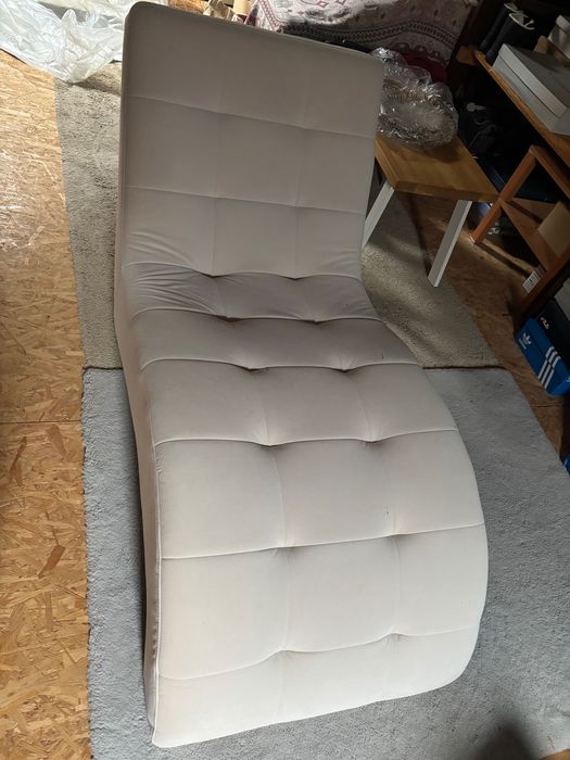 Szezląg - sofa bezowa nowa