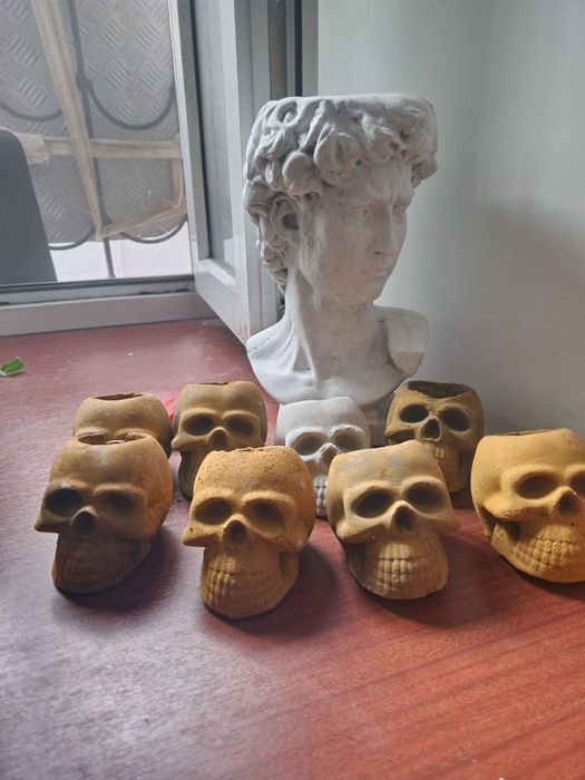 Лев из камня и др