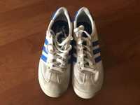 Tenis adidas tamanho 32