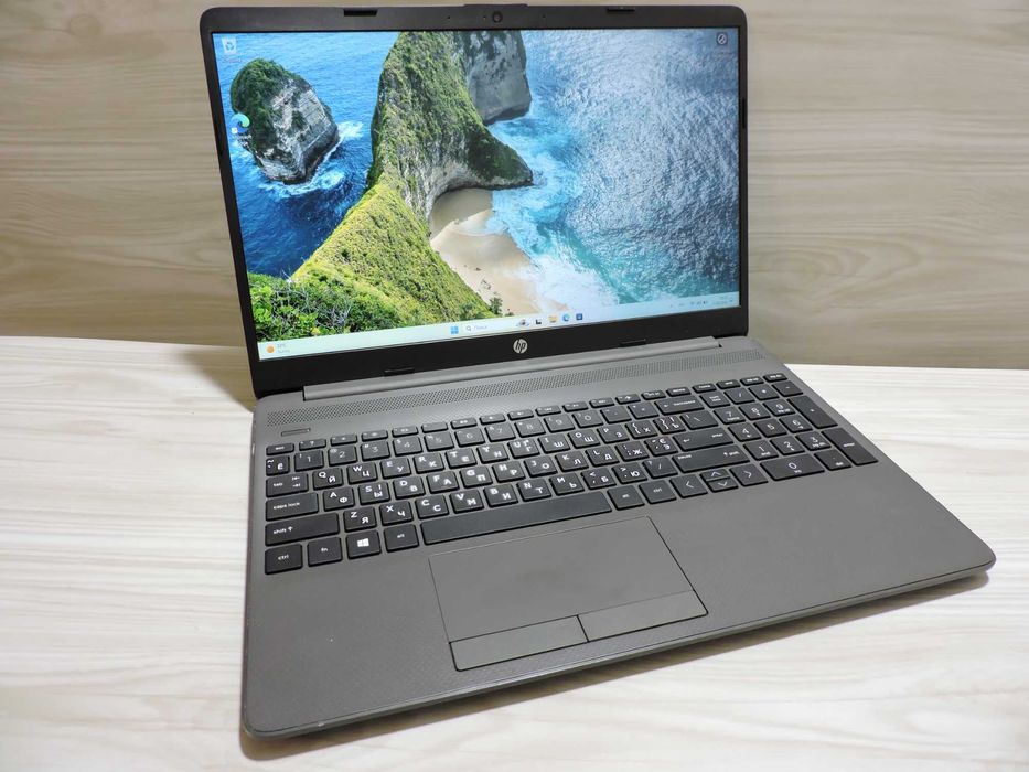 HP 250 G8/15,6” Full HD IPS/i5 1135G7/16GB/SSD 256/Iris XE