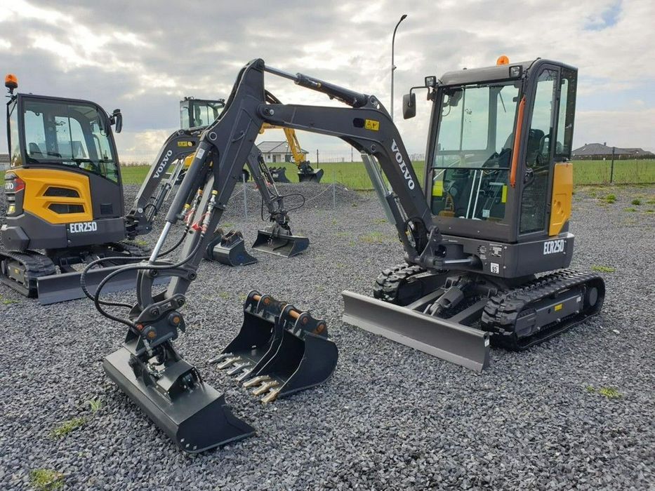 Volvo ECR25D NOWA DOSTĘPNA OD RĘKI, SZYBKOZŁĄCZE, DŁUGIE RAMIĘ, OBRÓT W OBRYSIE  NOWA, ZX26-6, PC-26MR-5, SV26, ViO26-6, TB325R, 8025, DX27Z-7, E27Z