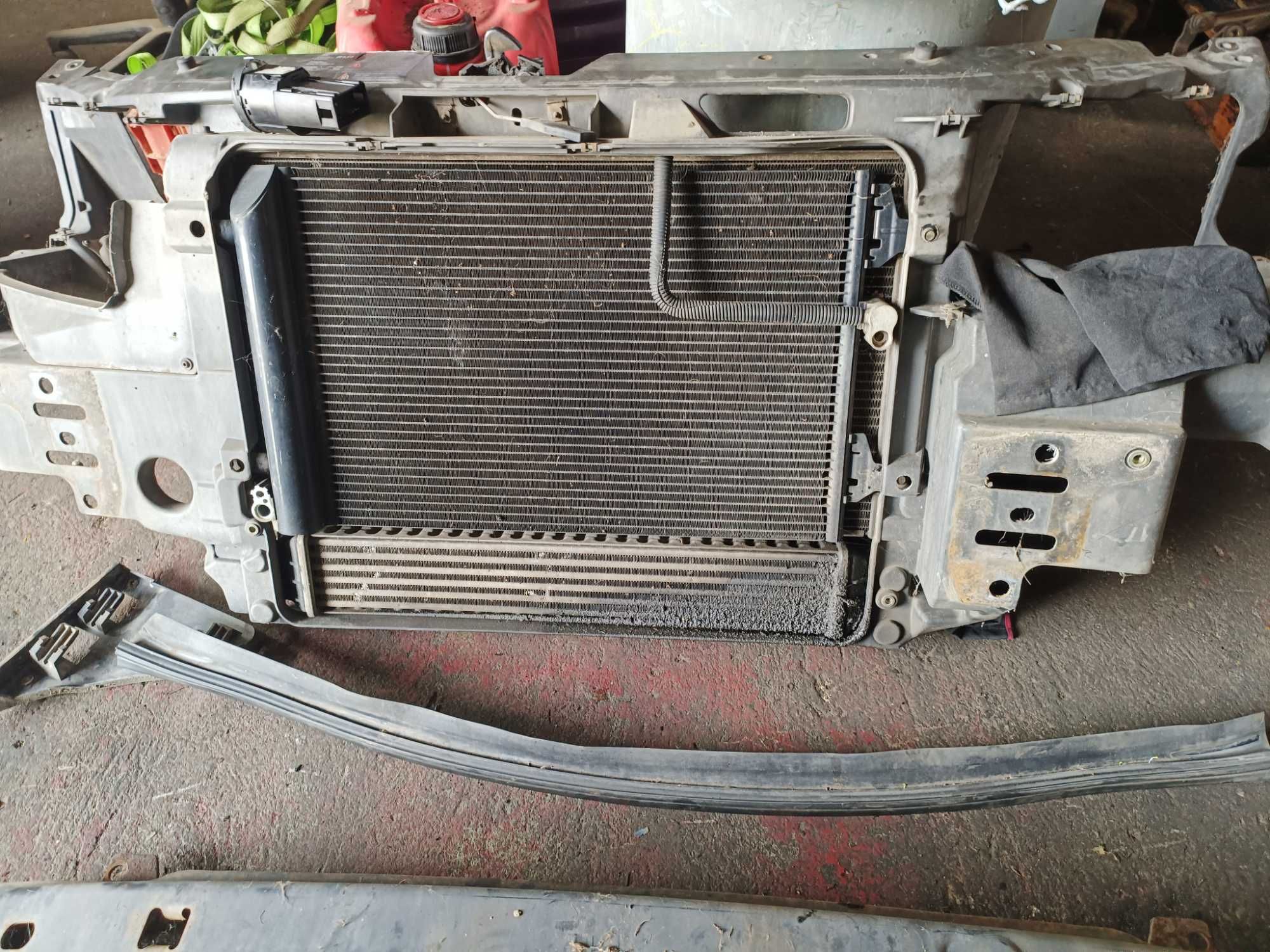REF1B suporte de farois e radiadores Seat alhambra Ano 2000
