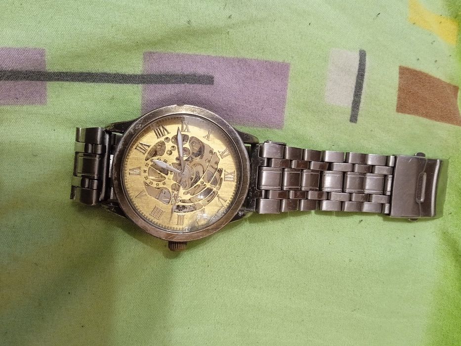 Продам годиник під відновлення