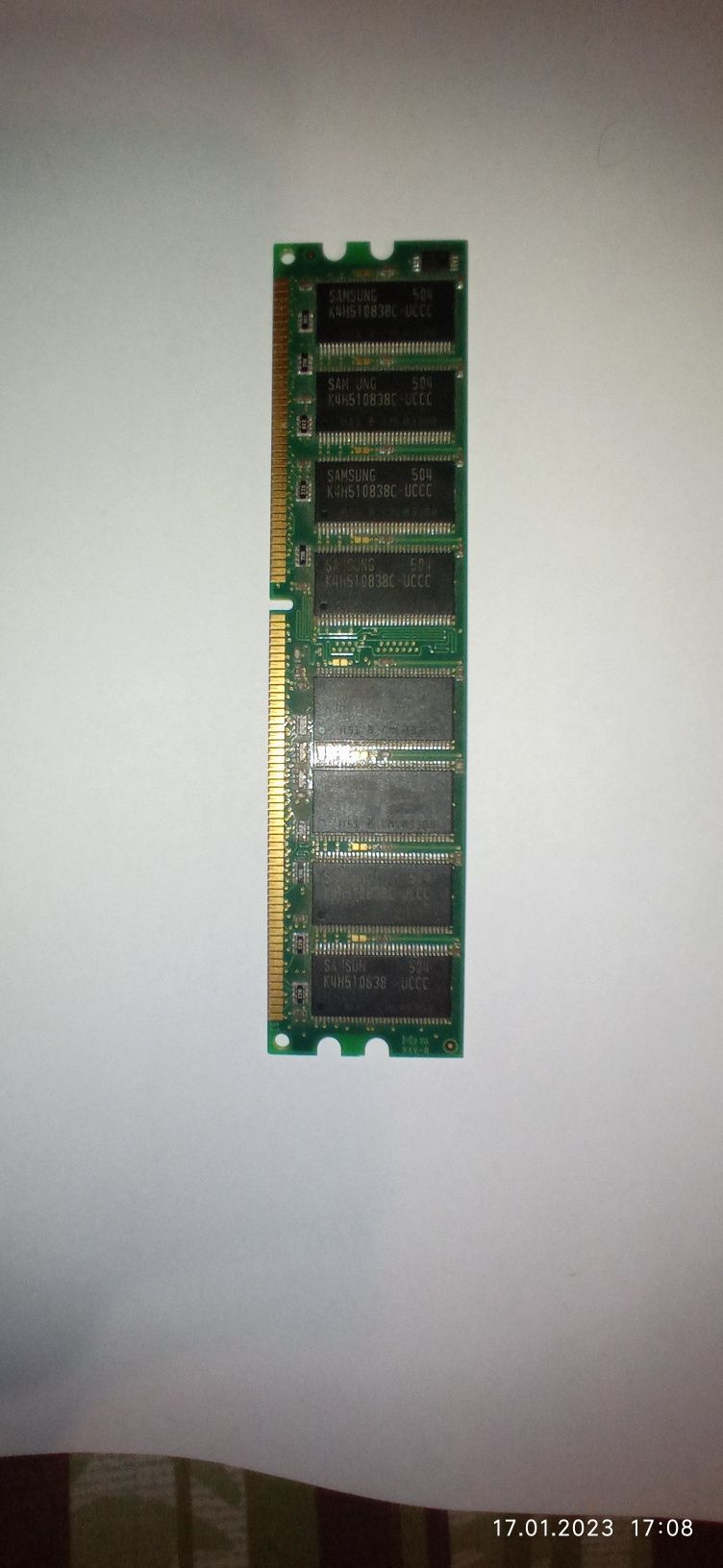 Оперативна пам'ять Samsung DDR 1Gb 400MHz 3200U CL3 2.6 V (M368L2923CU