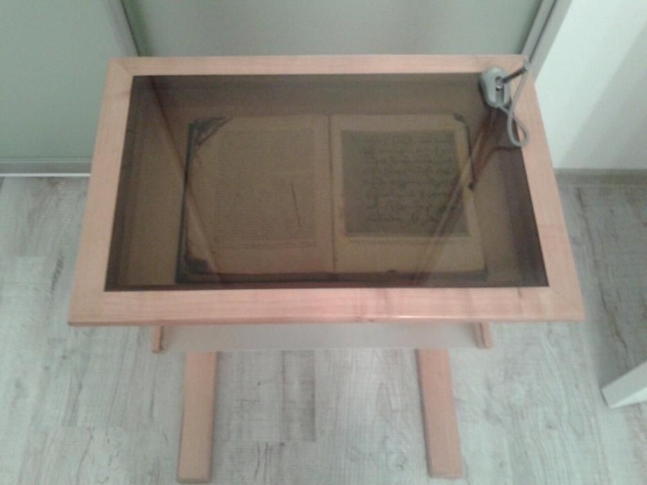 1800тыс.  гривен Эксклюзивный столик ручной работы из дерева