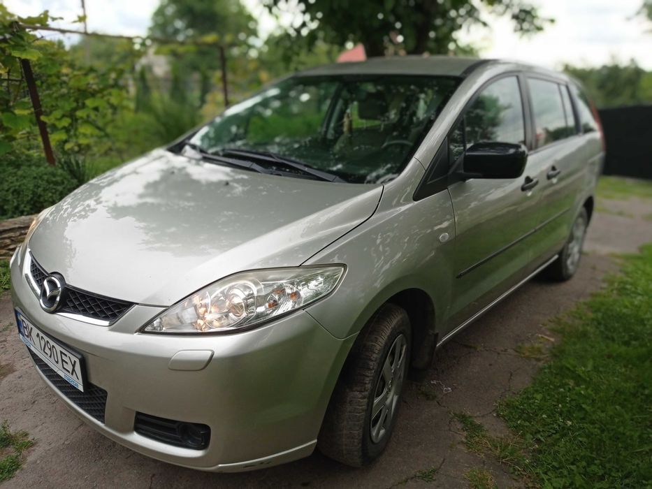 Автомобіль Mazda 5
