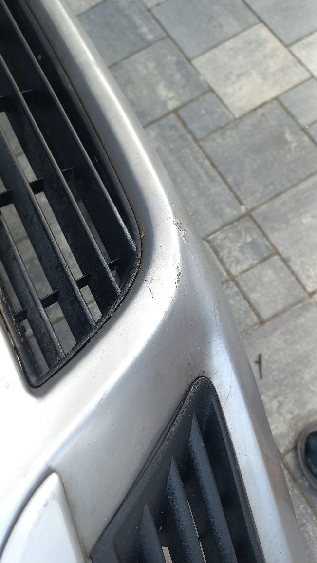 Opel Zafira b 05-08 zderzak przód przedni srebrny z157