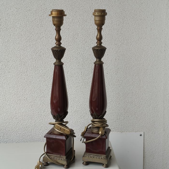 2 Candeeiros de pedra e metal trabalhado