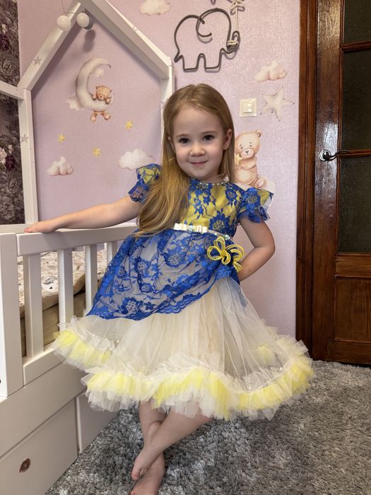 Свʼяткова сукня, українка, пишна, фатинова, жовта, синя, 92,98. 4 роки
