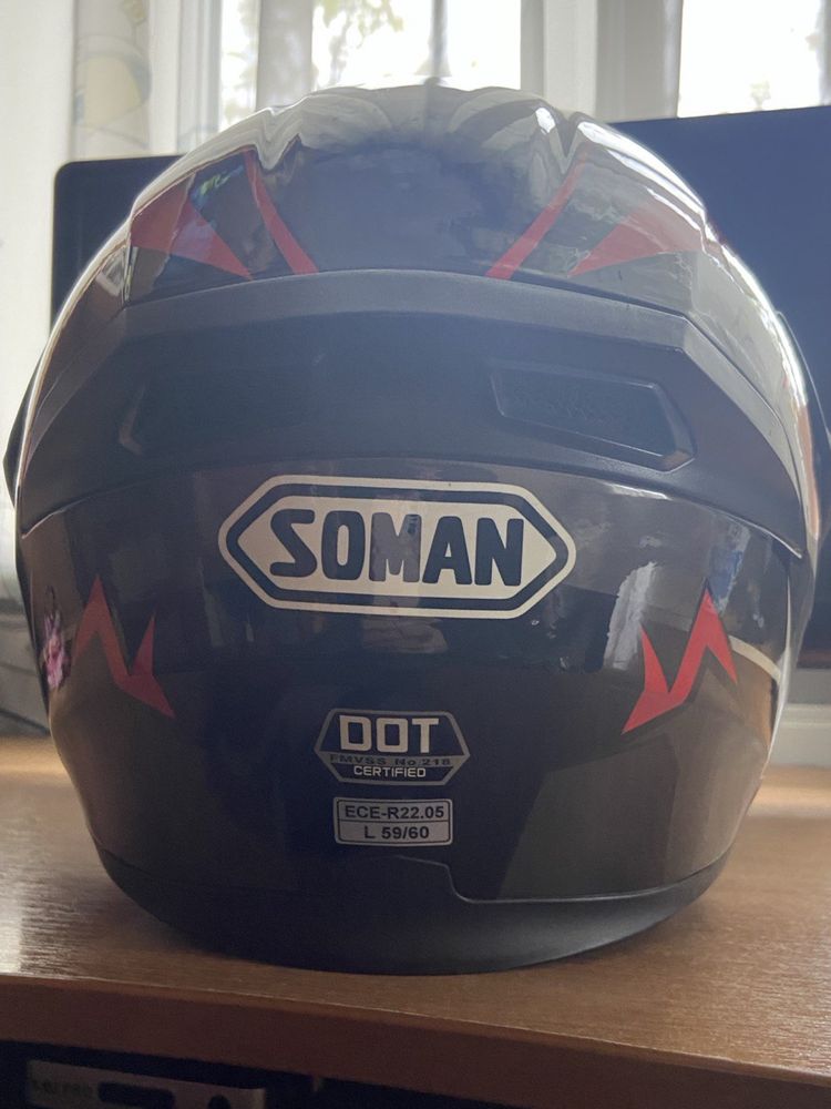 Мотошлем Soman.