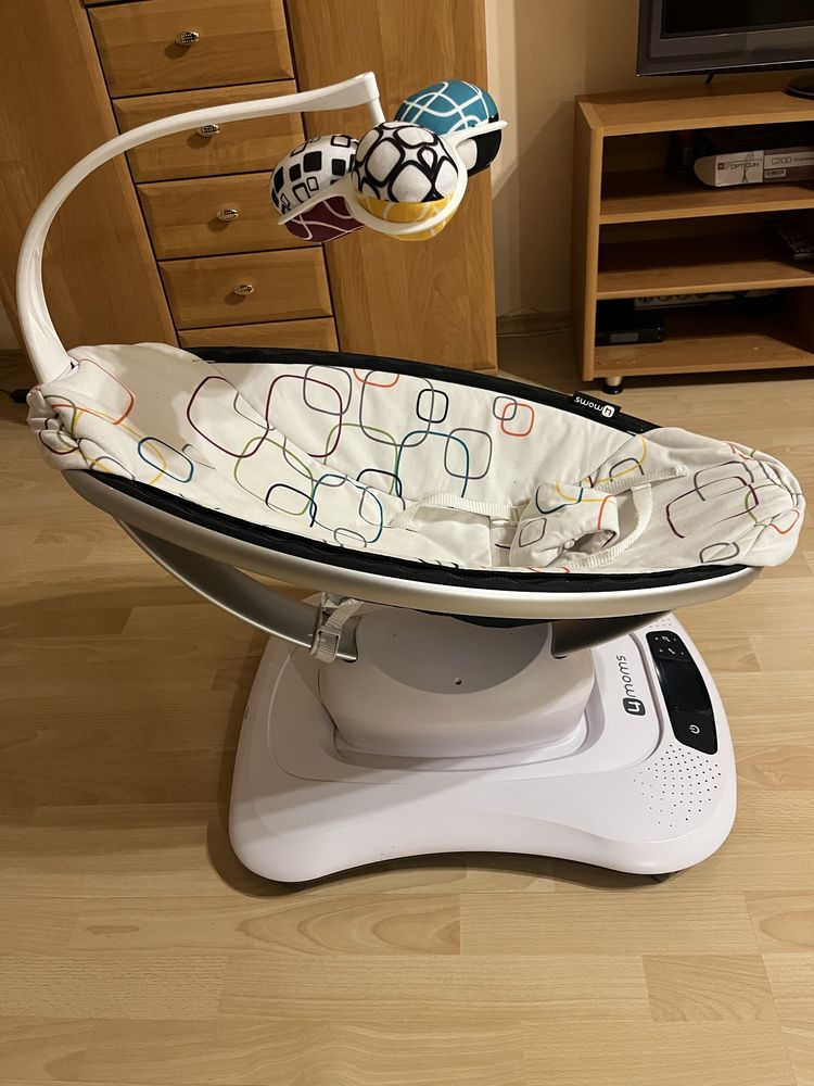 Bujak 4 moms mamaRoo