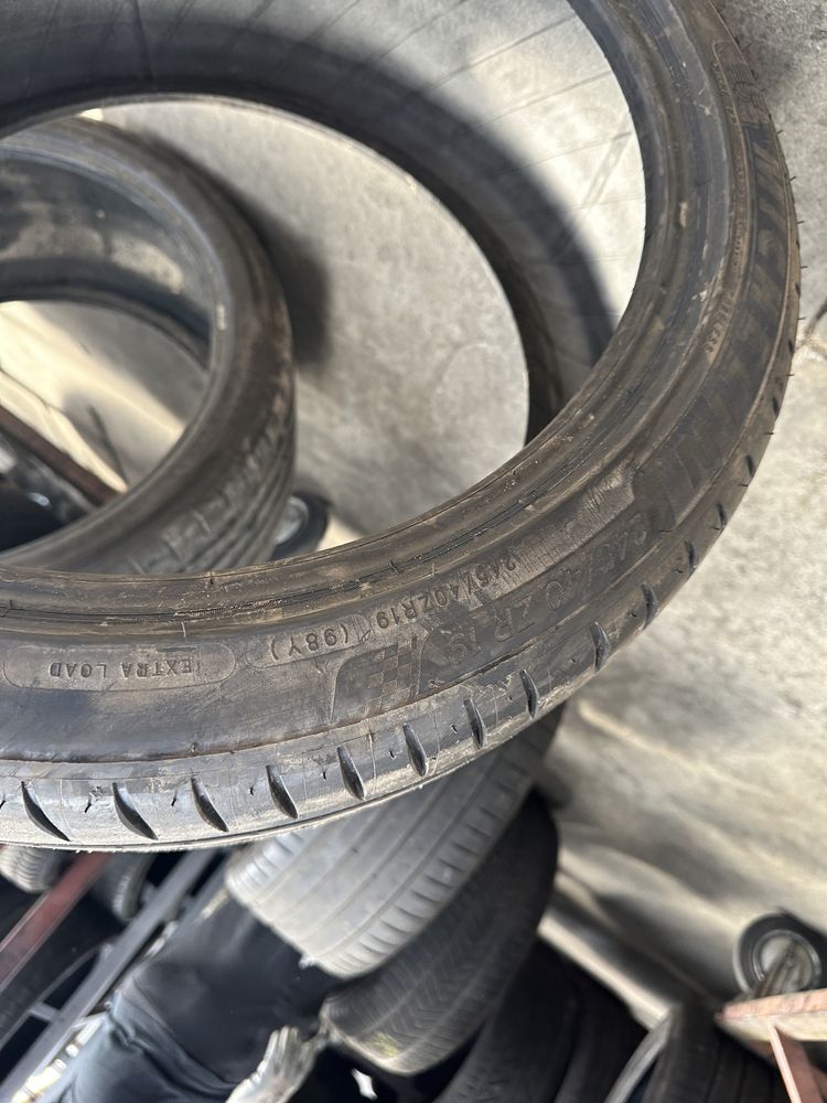 Літня пара 245/40/19 michelin