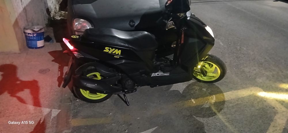Sym 125cc 28/12/2022 com 17mil km troco