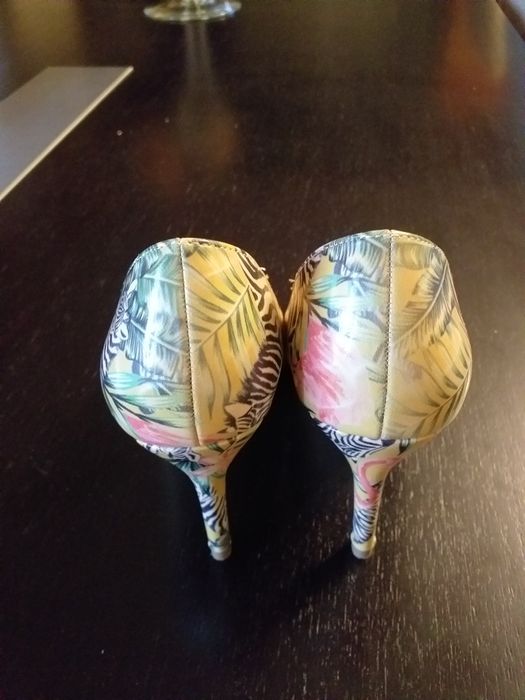 Sapatos tamanho 36 seminovos