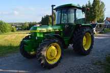 Ciągnik rolniczy John Deere 2040 4 x 4