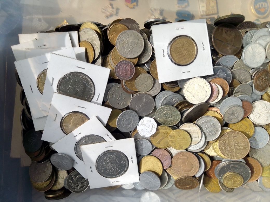 Notas e moedas mundiais
