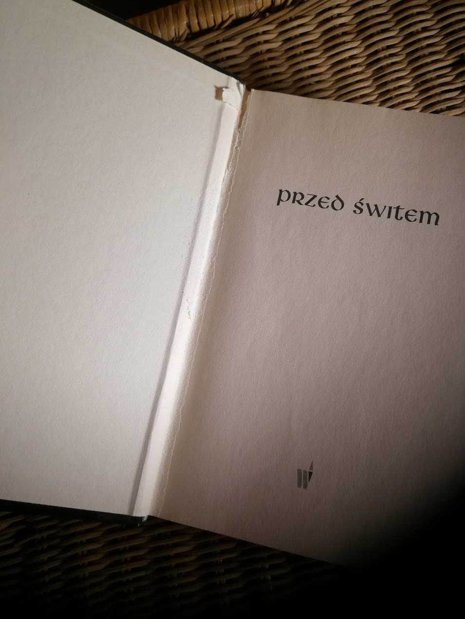 "Przed świtem" Stephenie Meyer