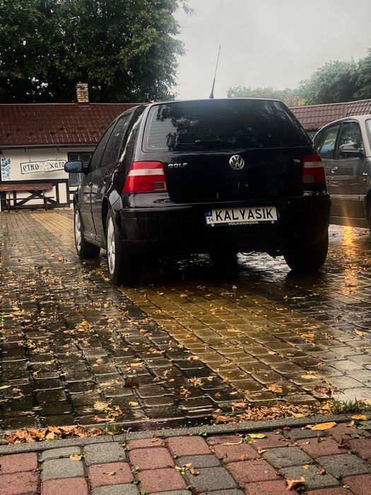 Продам автомобіль volkswagen golf 4