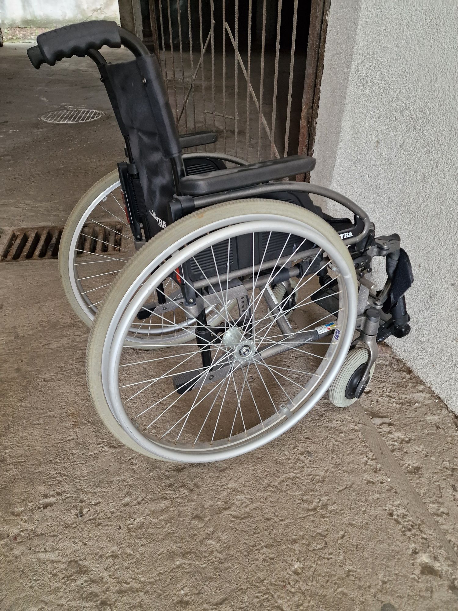 Wózek inwalidzki  Meyra aluminiowy carbon