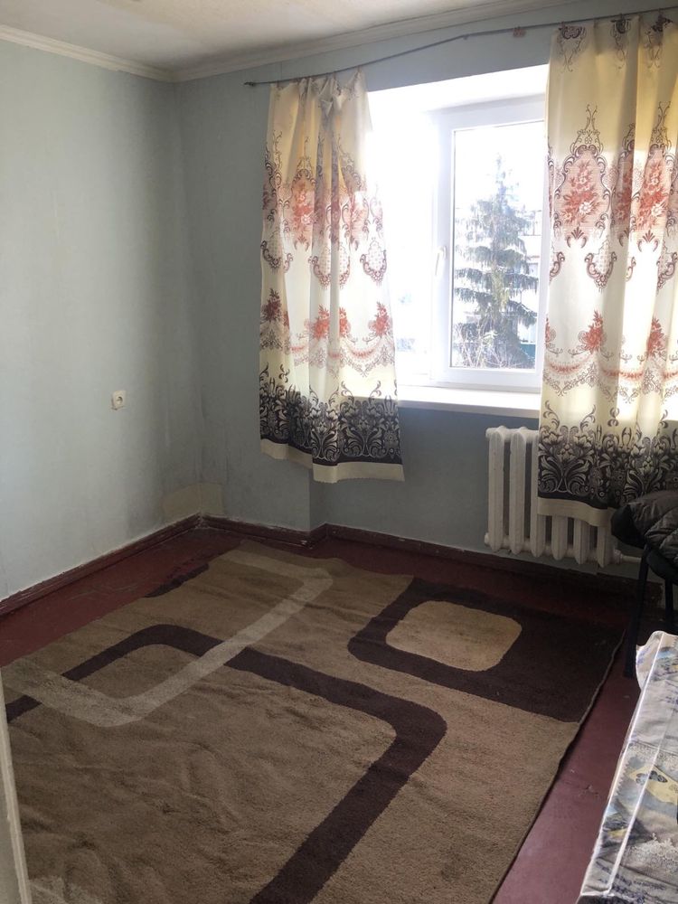 Продам гостинку в центрі