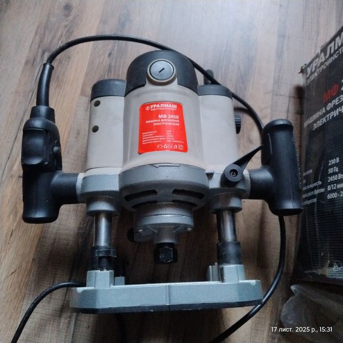 Фрезер мощный .цанга 8-12 .Комплект