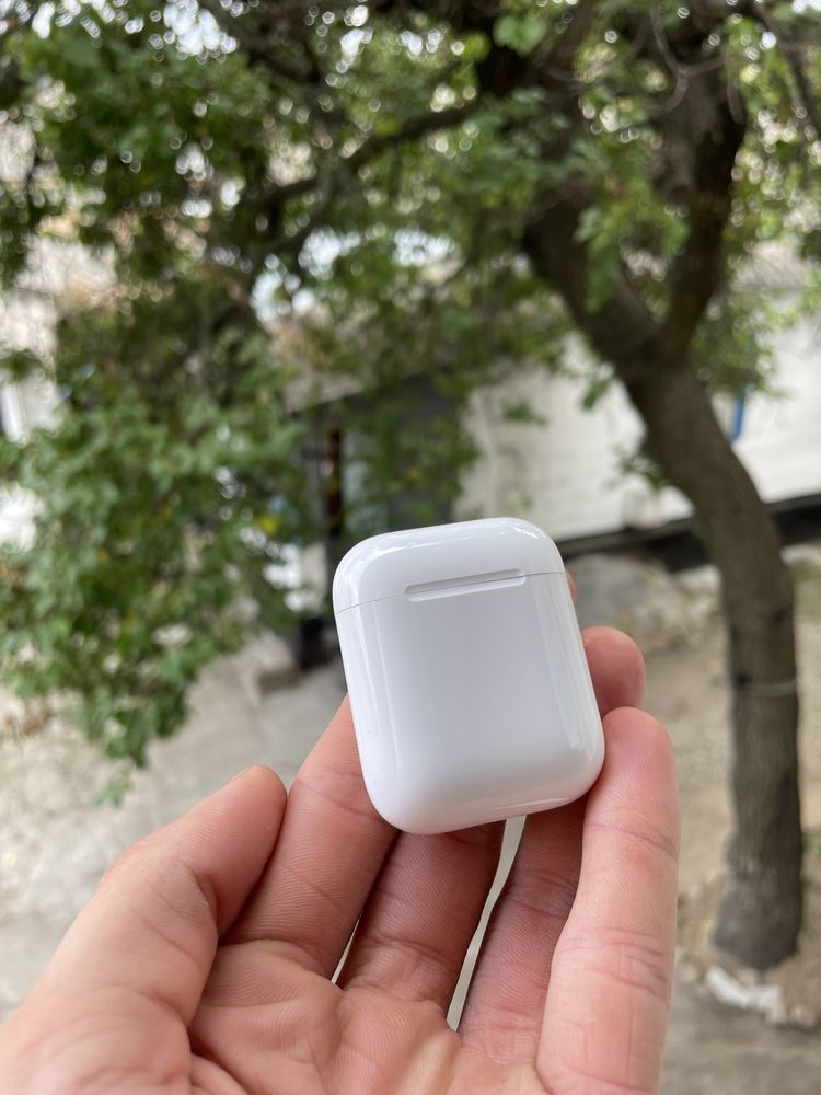 AirPods 2 original/в наличии 2шт