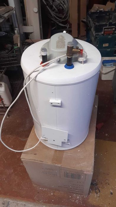 Bojler elektryczny 30L.