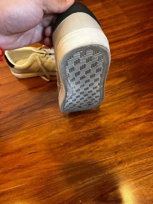 Sapatilhas Lefties Tamanho 45 – Desgastadas mas funcionais