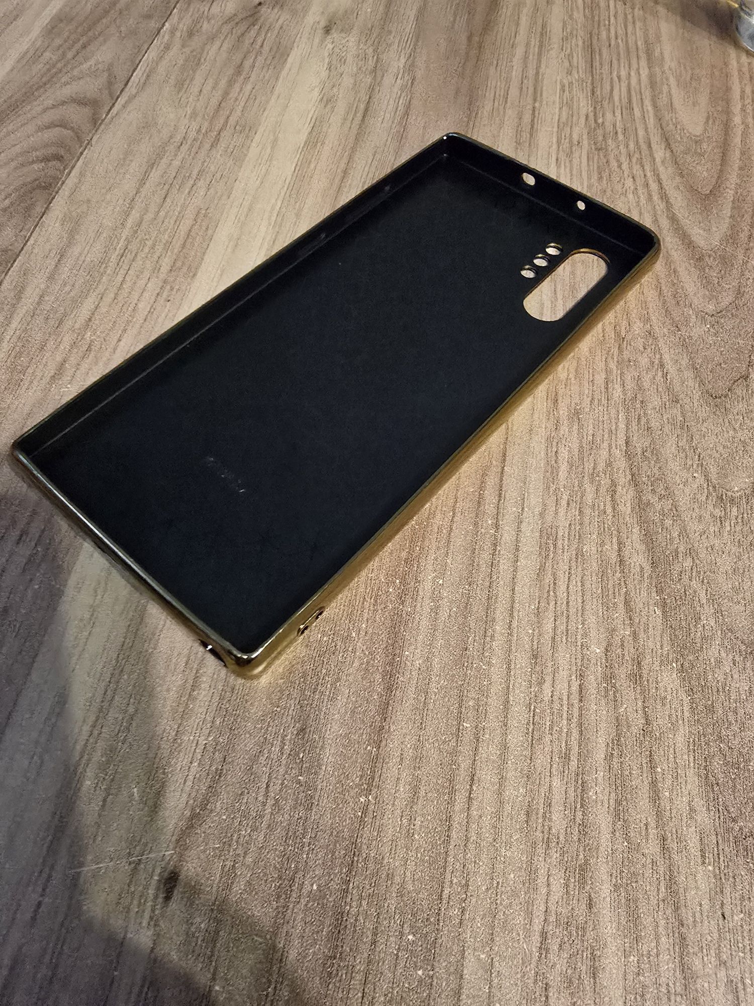 Nowe etui do samsunga note10 plus.