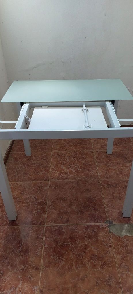 Mesa de vidro fosco