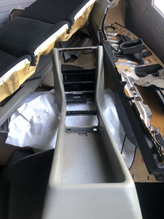 Запчасти w124 накладки на пороги