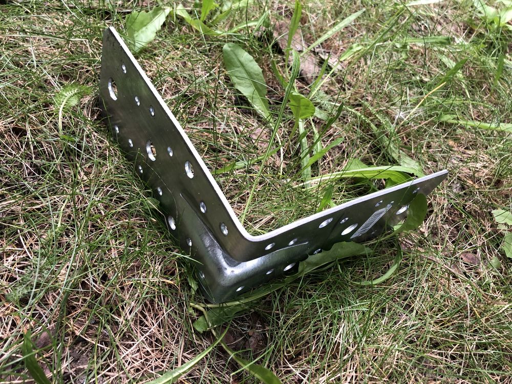 Kątownik przetłaczany wzmocniony 150x150x65x2,5 230 sztuk