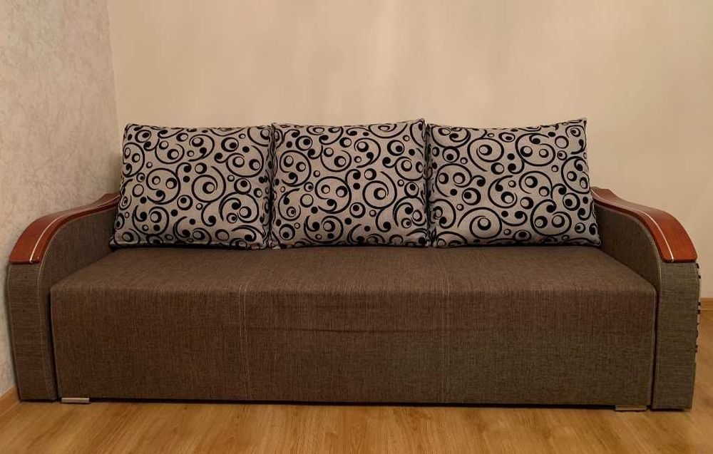 Elegancka sofa / kanapa rozkładana 200 cm x 135 cm (na sprężynach) !