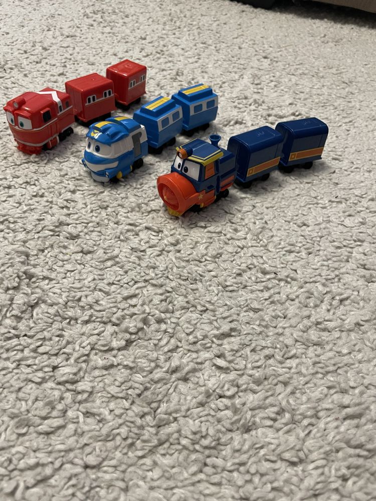 Robot trains ( роботи потяги з мультфільму )